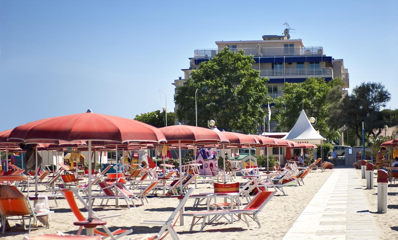 Hotel Lamorosa Rimini Bagian luar foto